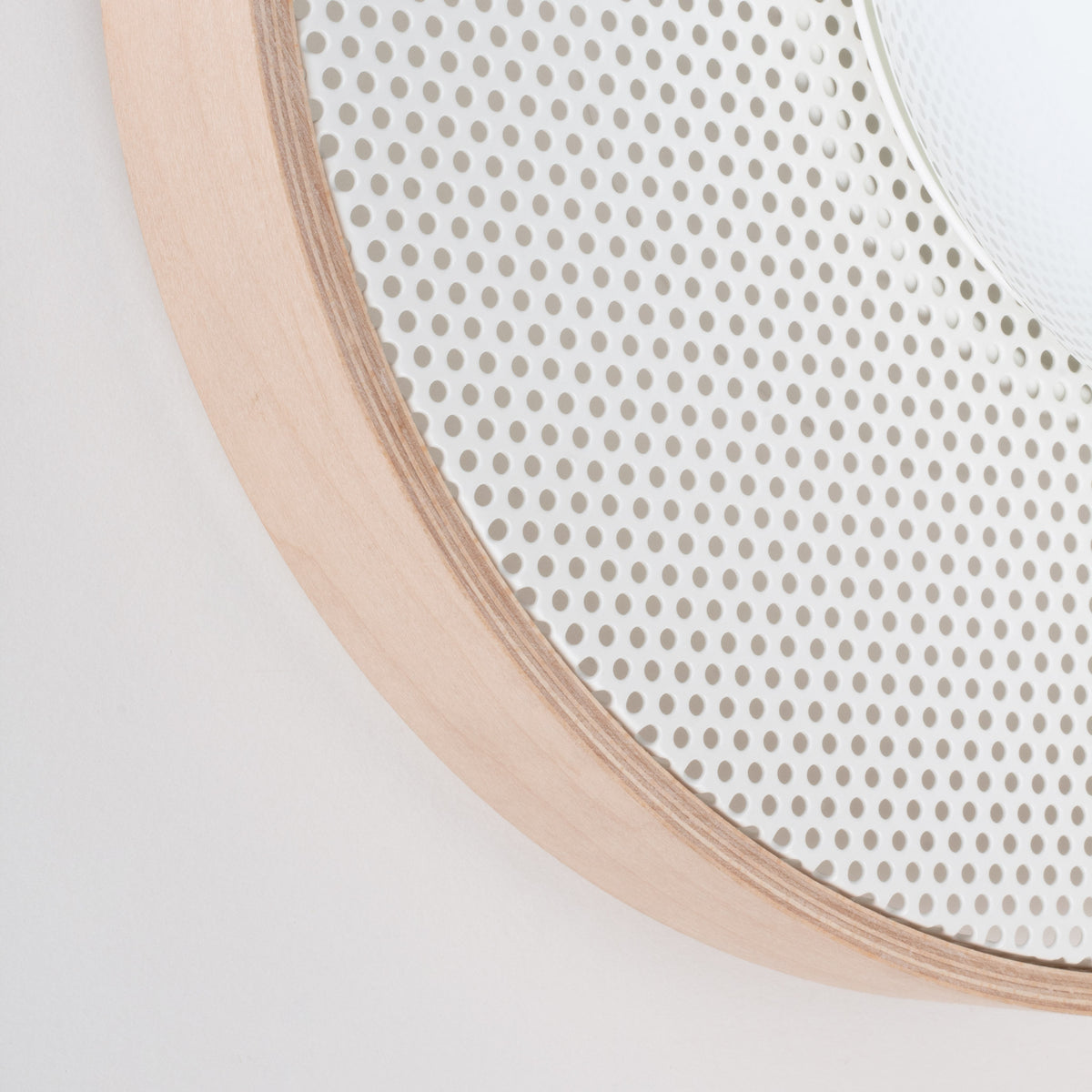 Otti 10" shown in White with Maple Wood Finish