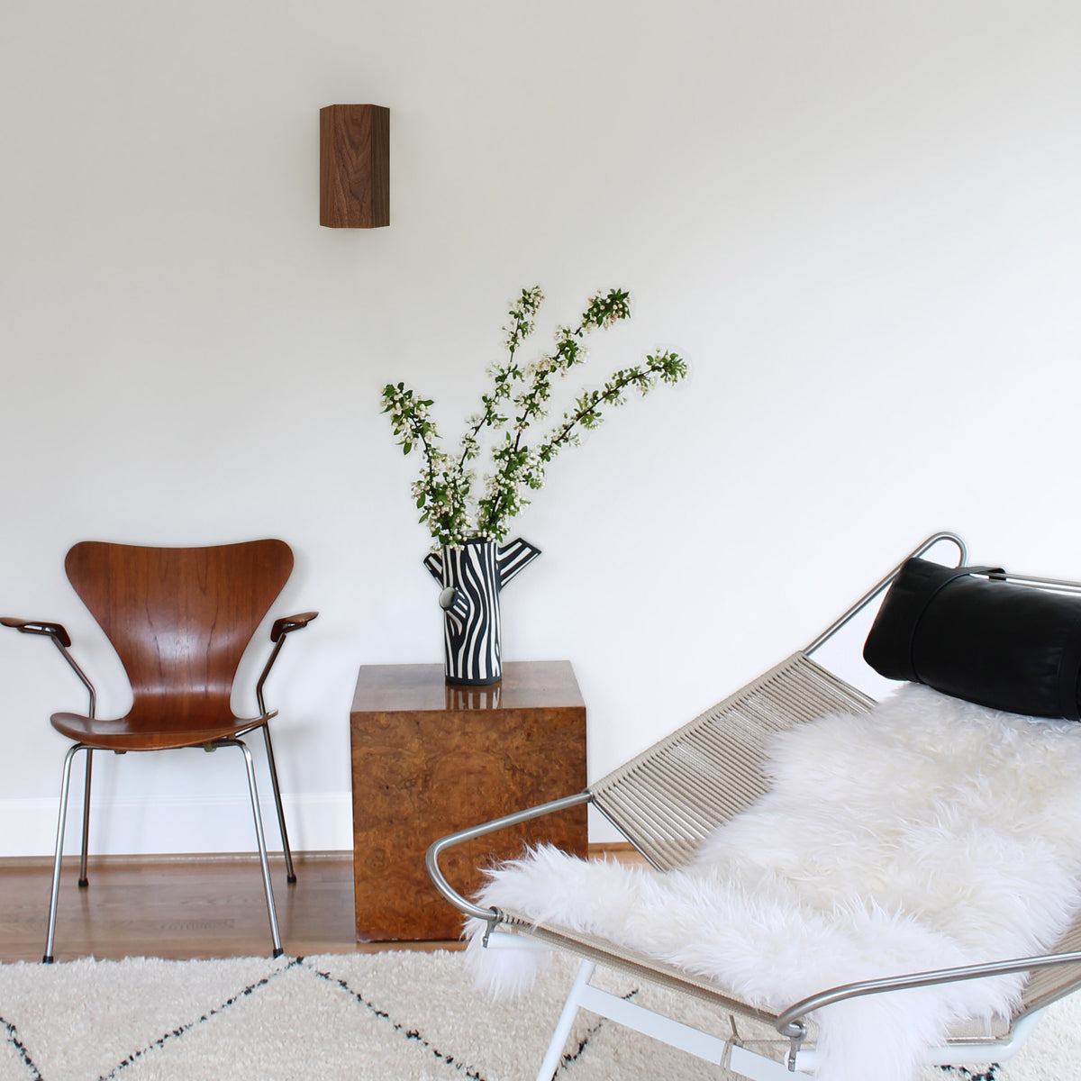 Woodland Viviane shown in Walnut
