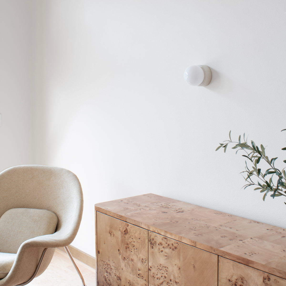 Concrete Cutie shown in Cloud Concrete