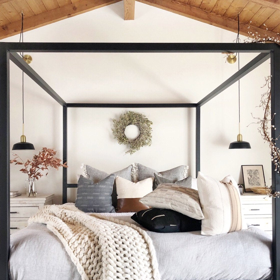 Meadowlark 11" Luxe Cord shown in Matte Black with Brass and Black Cloth cord. Interior design by Kristin Dion Design