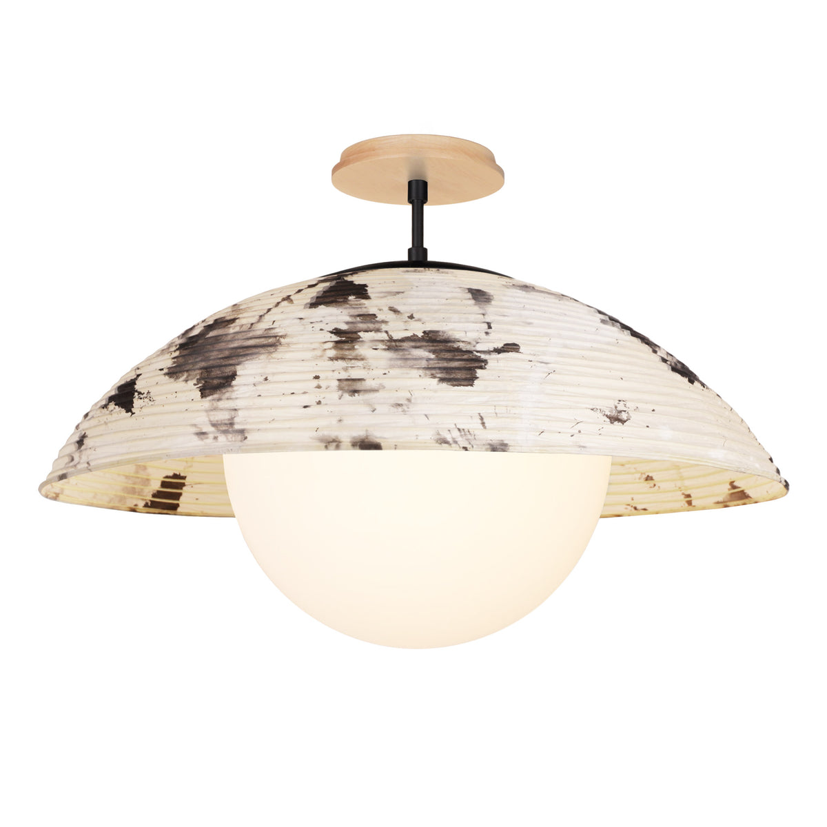 Maru Surface with a Sumi Shade shown in Matte Black with a Maple Wood canopy