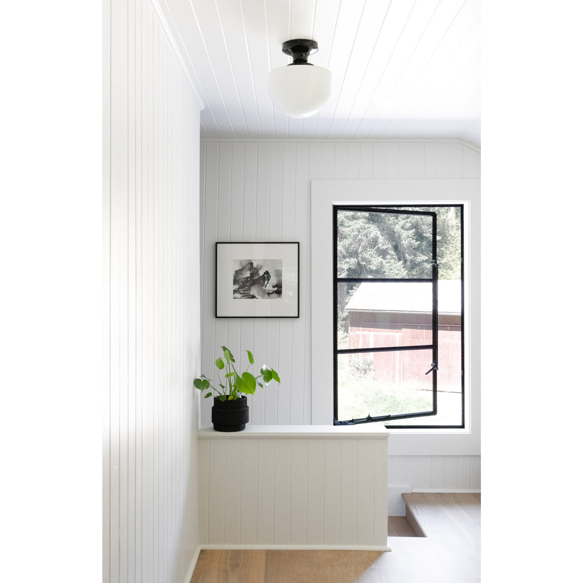 Allison Large shown in Gloss Black Glaze ceramic