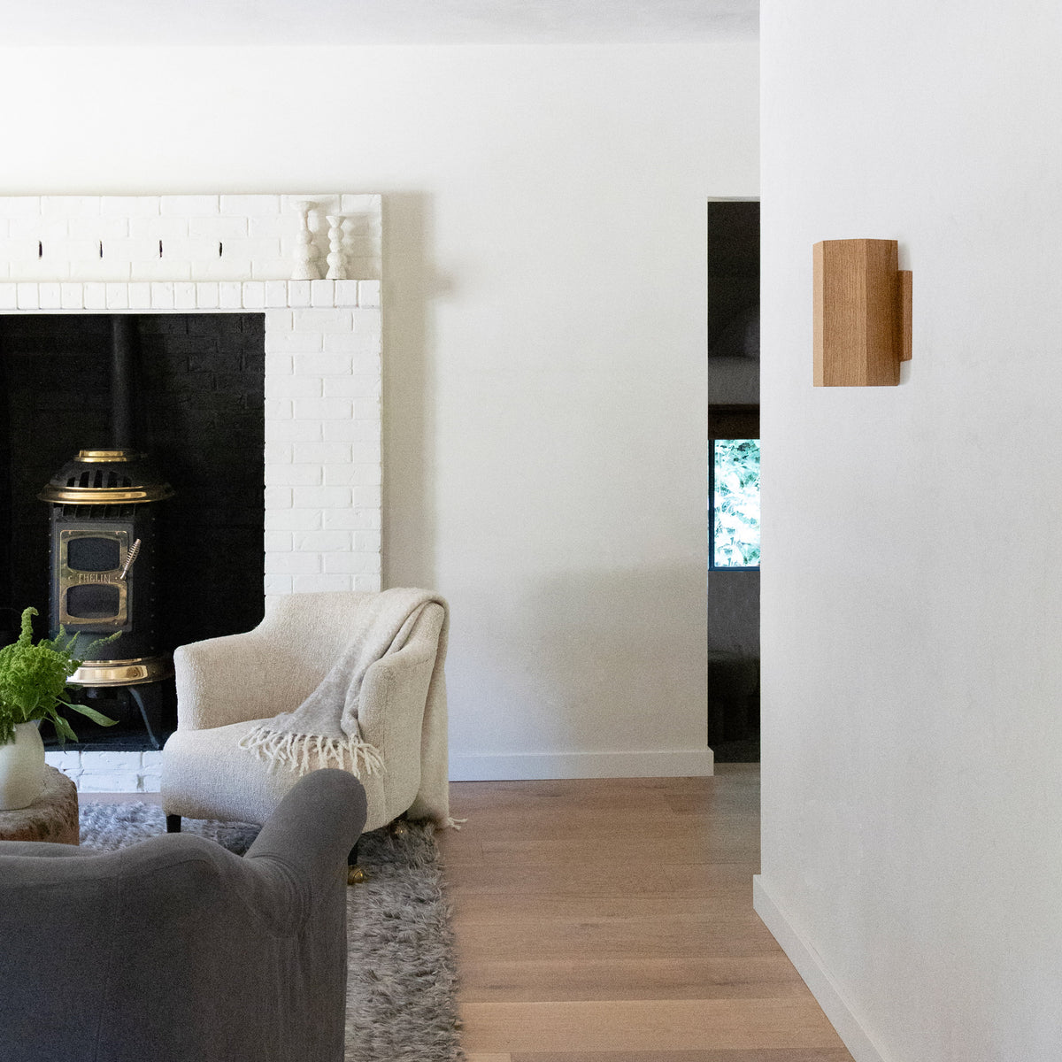 Woodland Viviane shown in White Oak